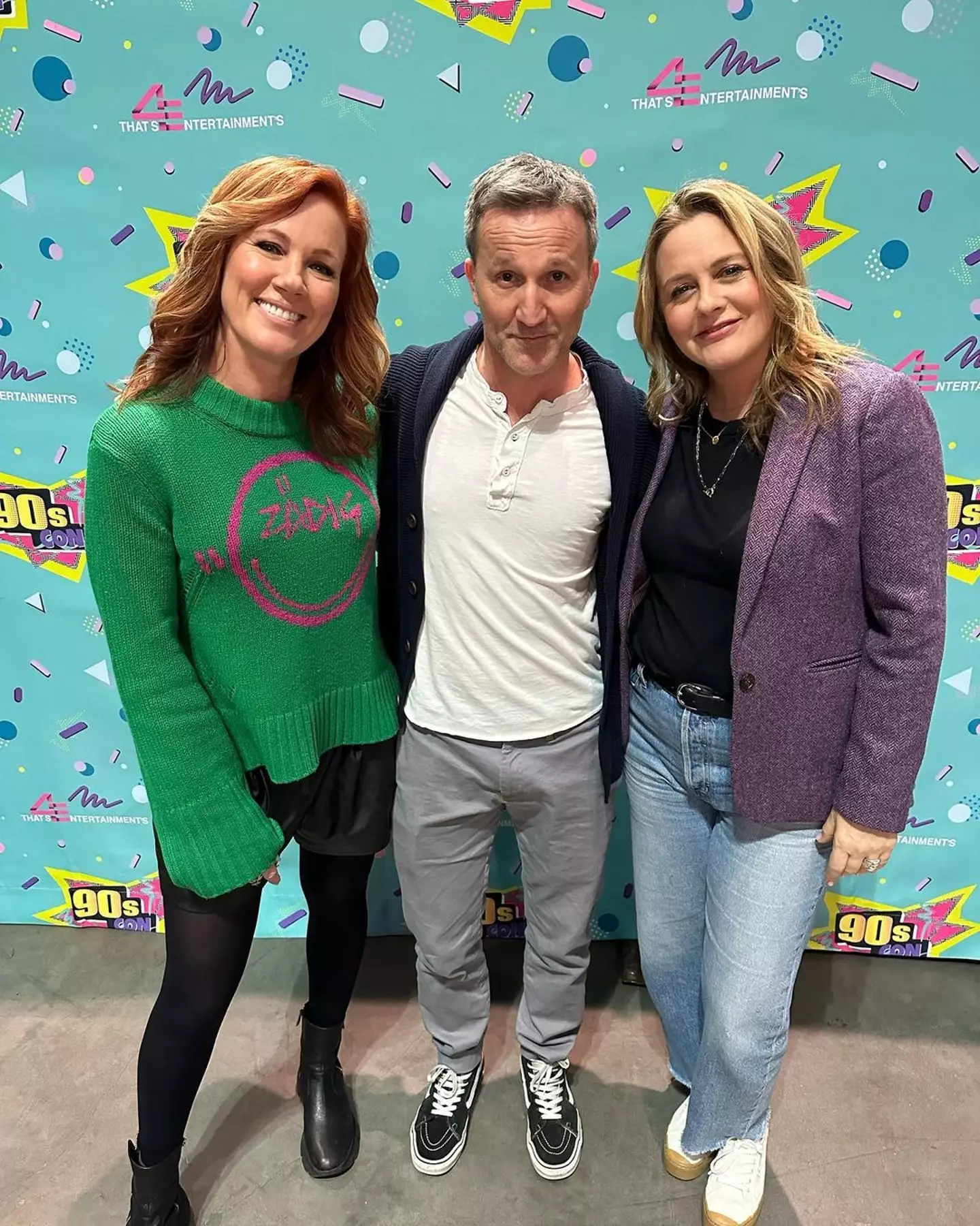 Alicia Silverstone, Breckin Meyer, and Elisa Donovan at 90s con.