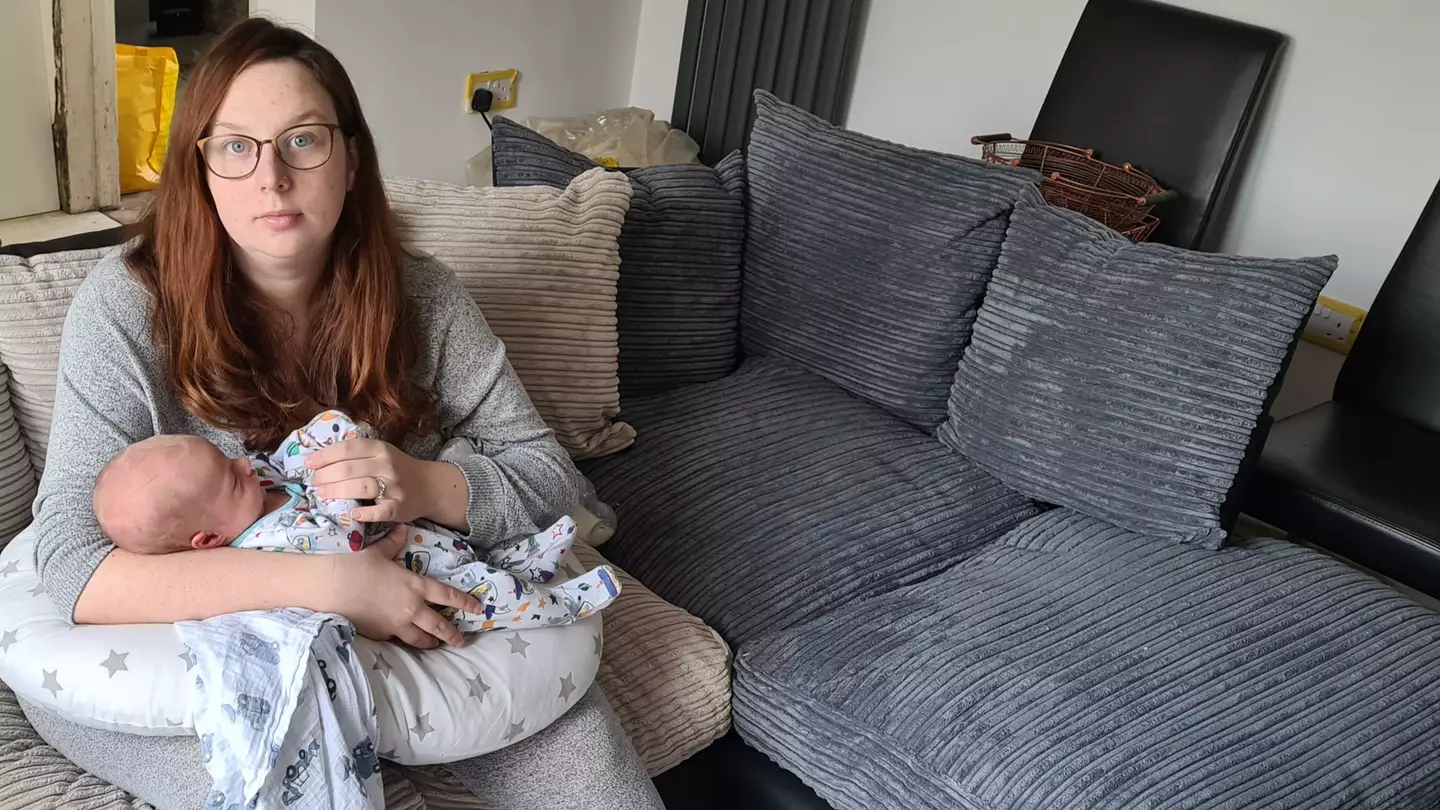 Argos Customer Receives £500 Sofa And Is Absolutely Furious With The Result