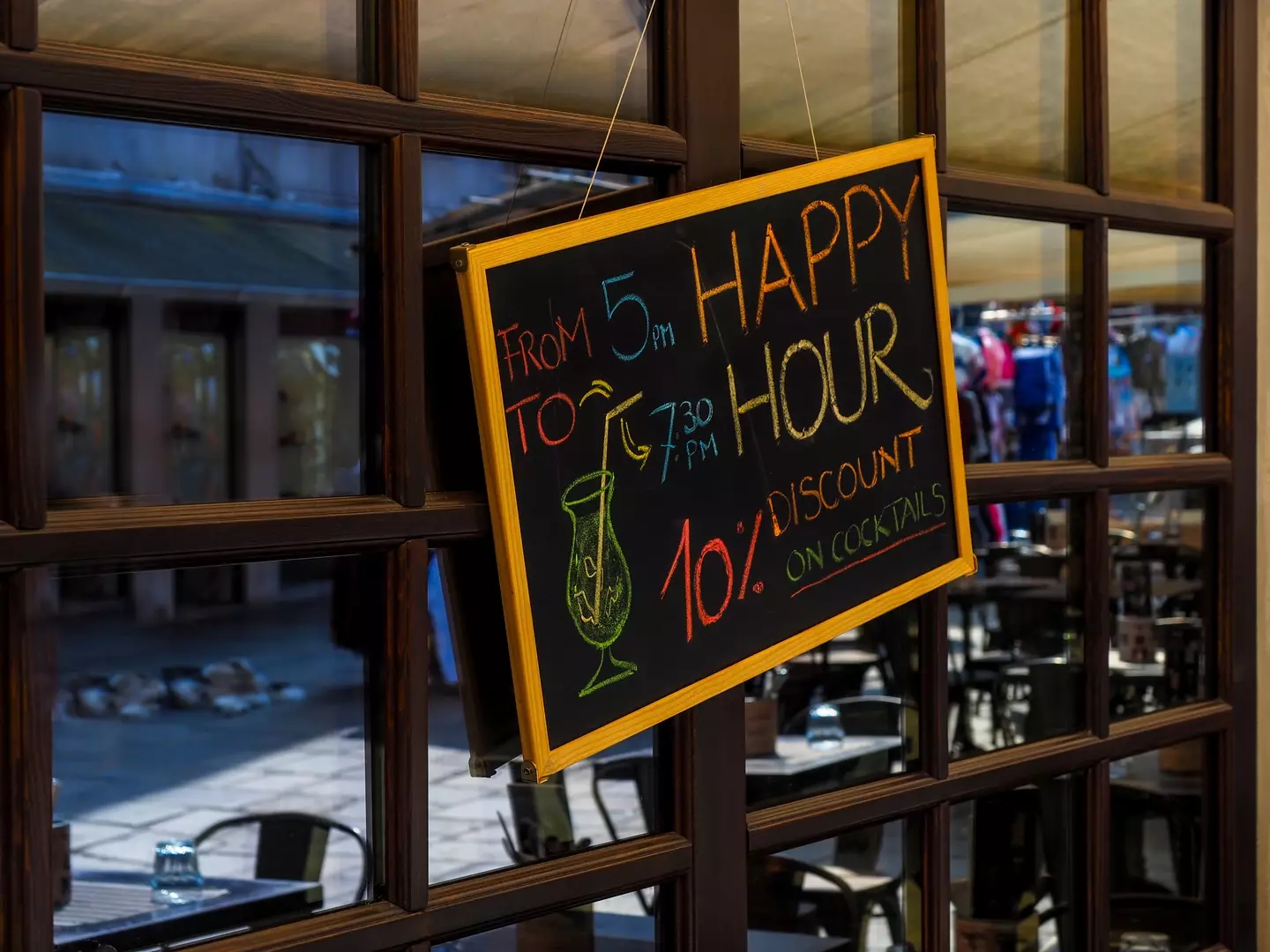 Apparently, us Gen Z 'don't know what happy hour' is (claudio.arnese/Getty Images)