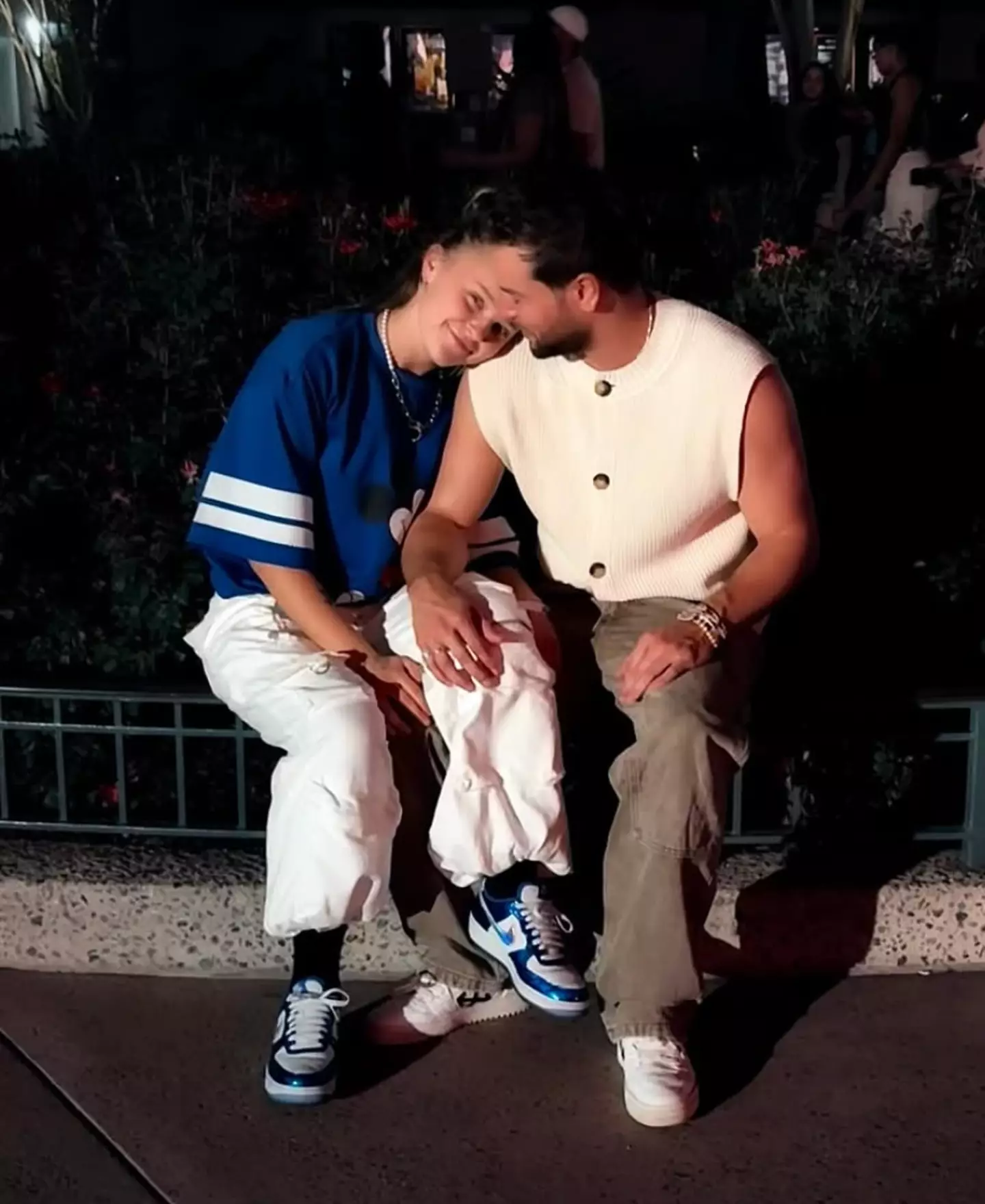 They're the most unlikely couple, but fans are loving Jojo Siwa and Chris Hughes' new relationship (Instagram/@itsjojosiwa)