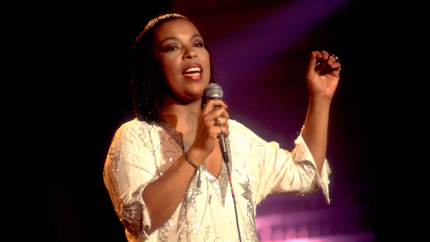 Legendary R&B singer Roberta Flack dies aged 88