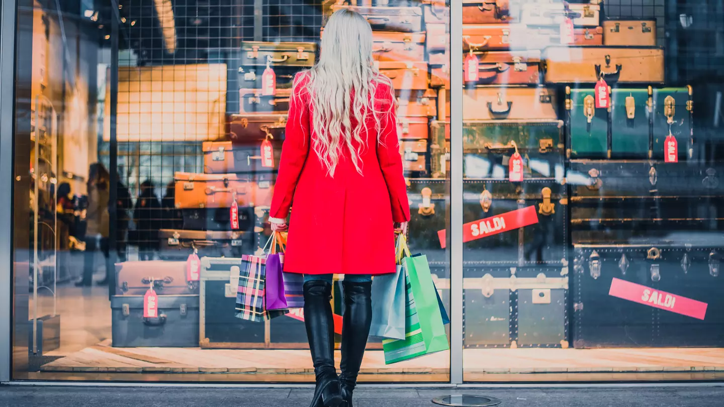 Plus-Size Mannequin In Shop Window Sparks Furious Debate