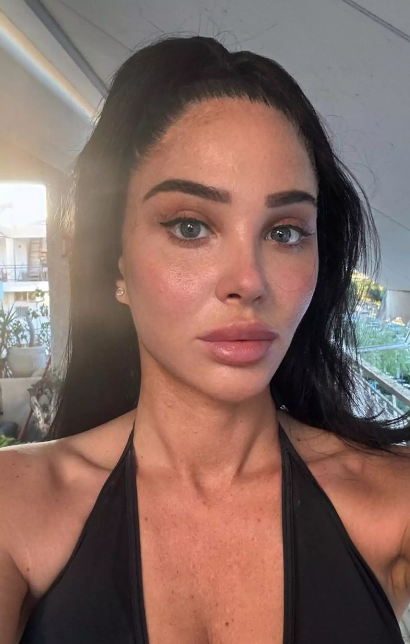 The 'Girls' singer was diagnosed with Bell’s palsy back in 2020 (Instagram/@tulisacontostavlos)