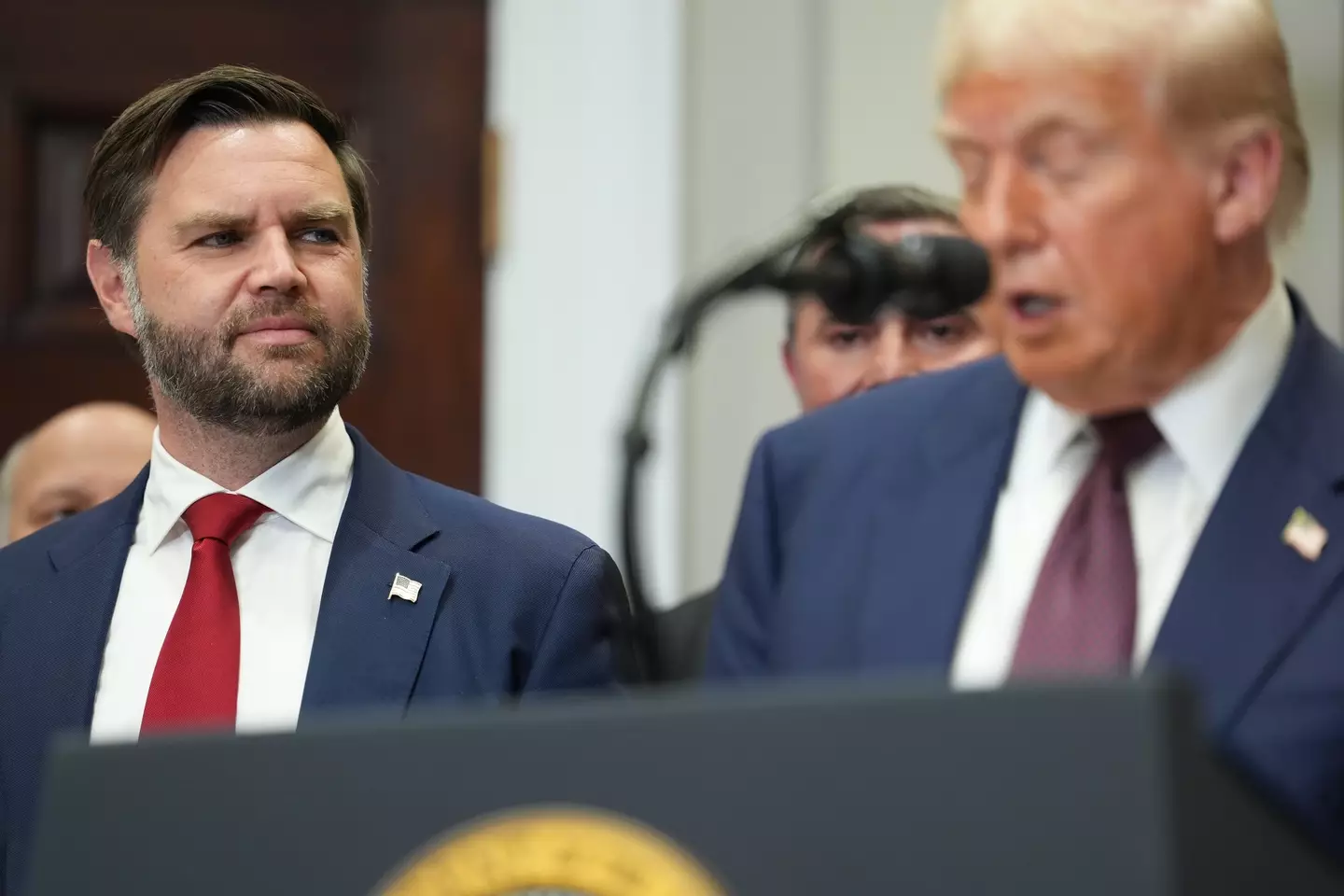 Trump seemed to heap praise onto Vance (Eric Lee/Bloomberg via Getty Images)