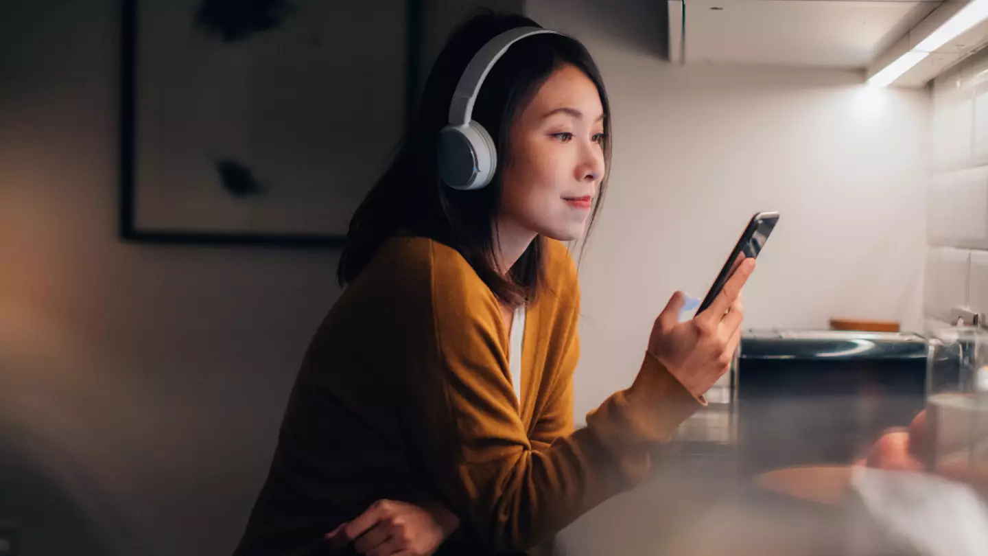 Doctors have warning for anyone who wears noise-cancelling headphones