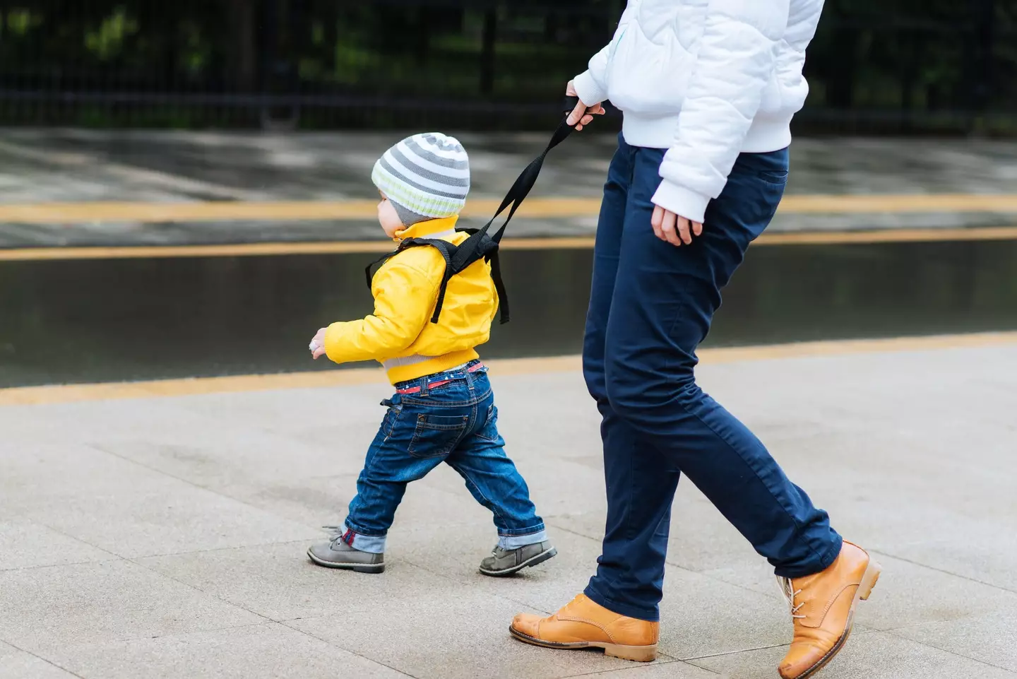 The mum shared a follow-up video explaining why she uses the leash.