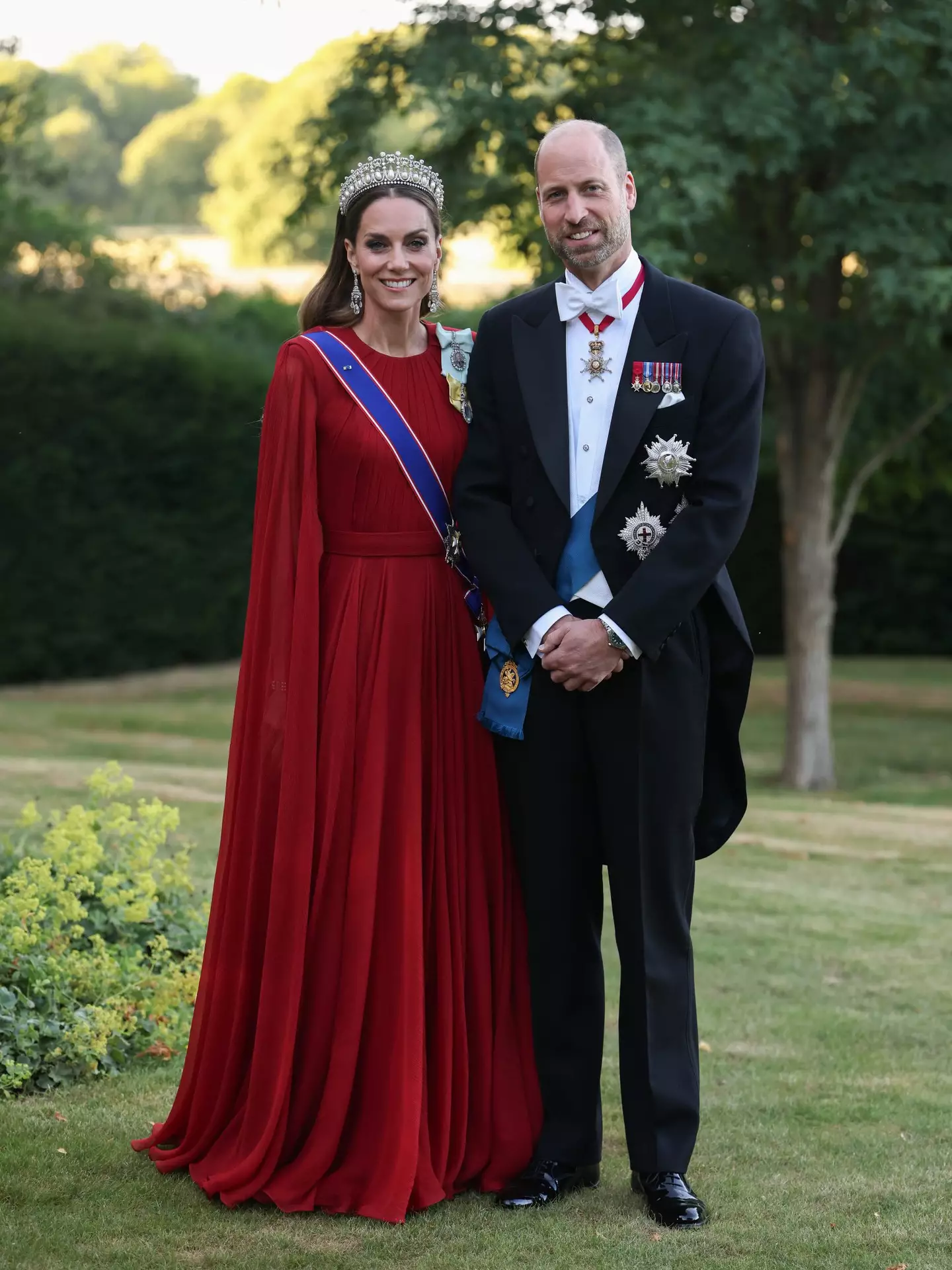 The Prince and Princess of Wales delighted fans with a brand new royal portrait (X/@kensingtonroyal)