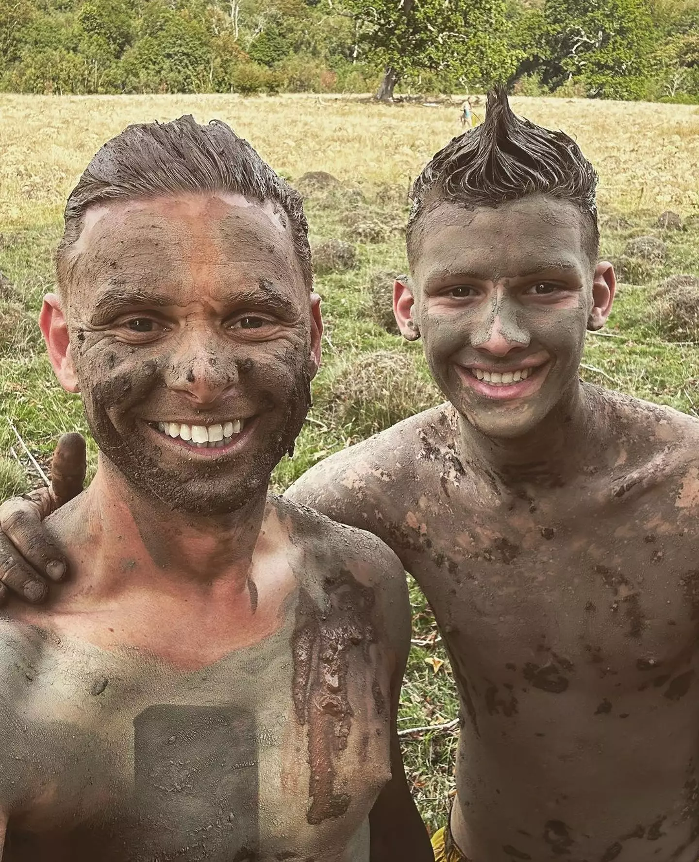 The pair recently enjoyed a mud facial last month.