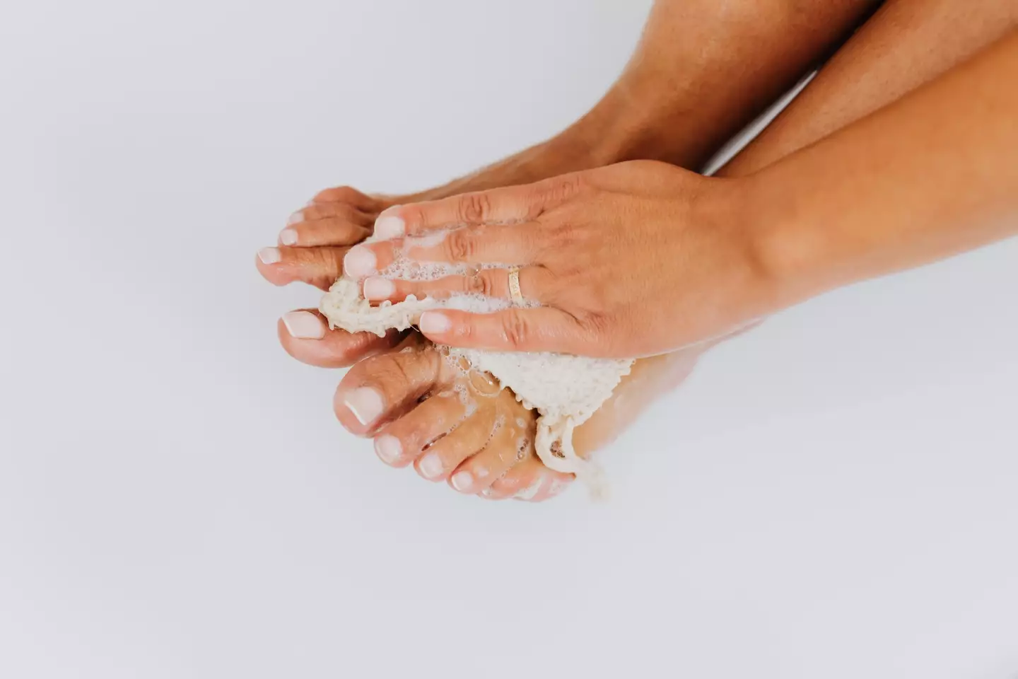Experts agree washing feet is  best for foot health.