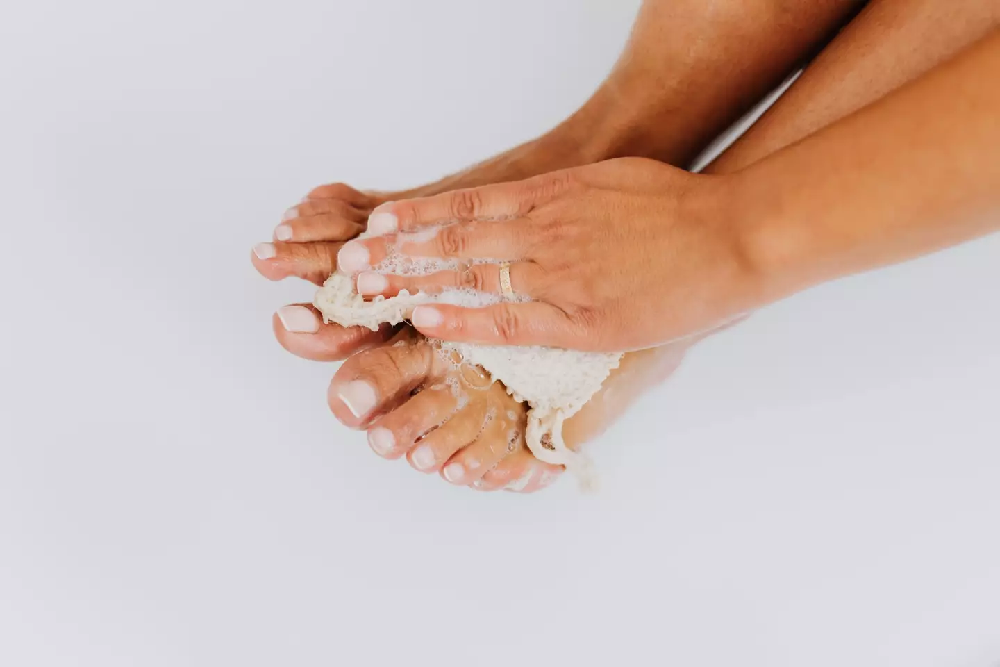 Experts agree washing feet is best for foot health.