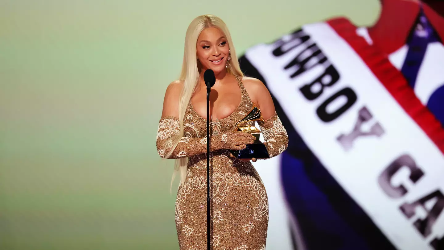 Singer accused of having ‘fuming’ reaction to Beyoncé’s country album win ignores drama with new post