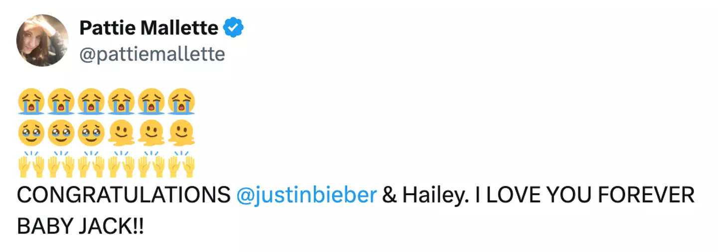 Justin's mum Pattie was also clearly excited (X)