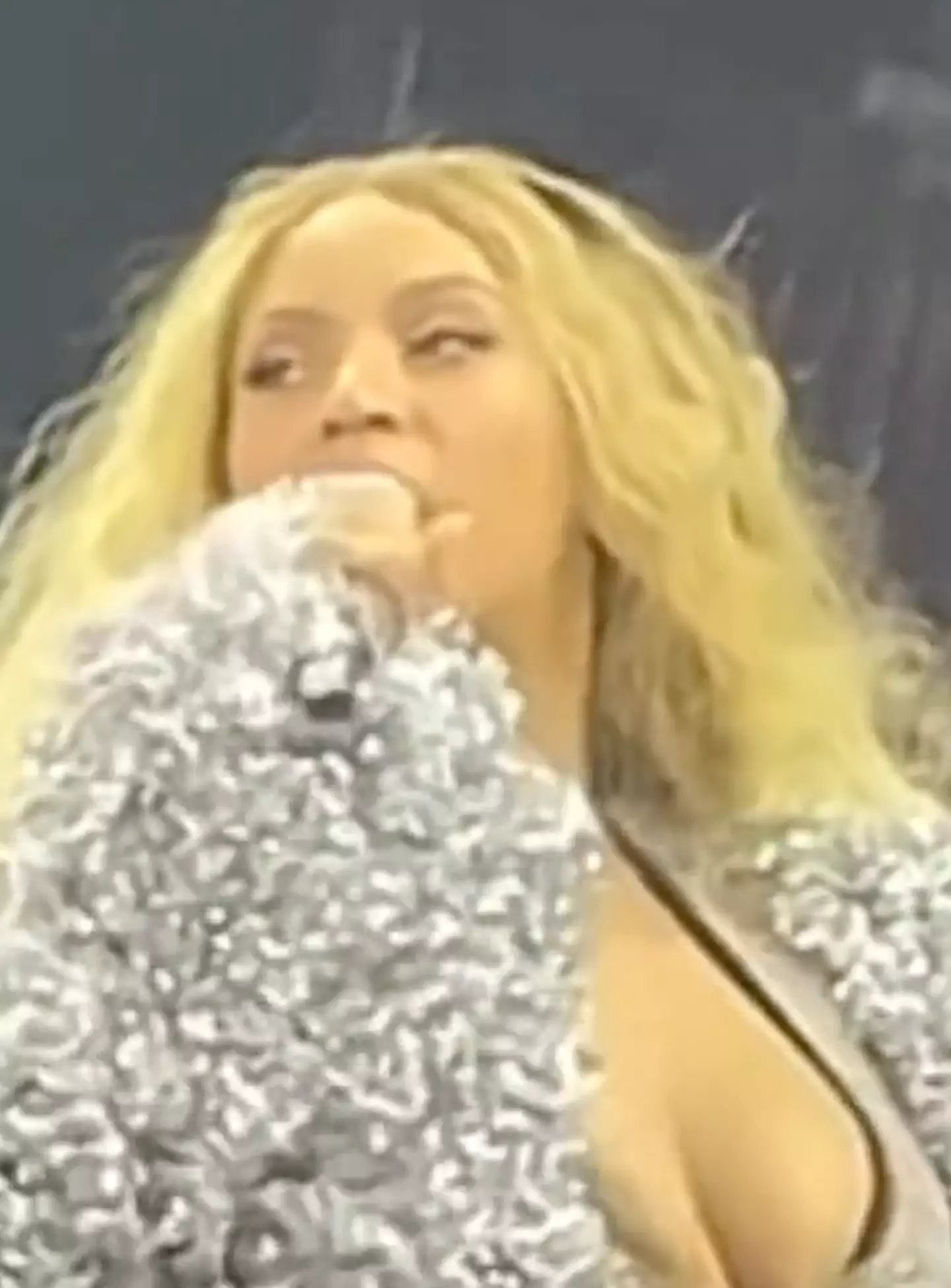 Beyonce appeared to mouth 'oh my God' shortly after the prop horse fiasco.