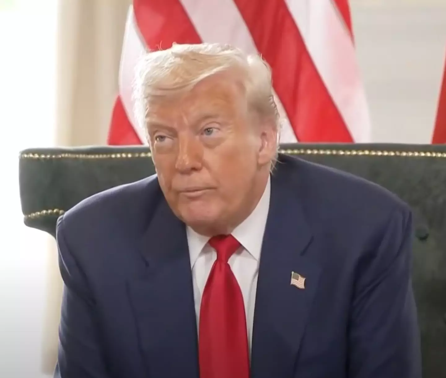 The awkward moment between Trump and Starmer has gone viral on social media (Fox News)