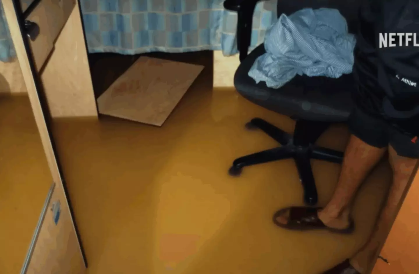 Cabins became flooded with sewage (Netflix)