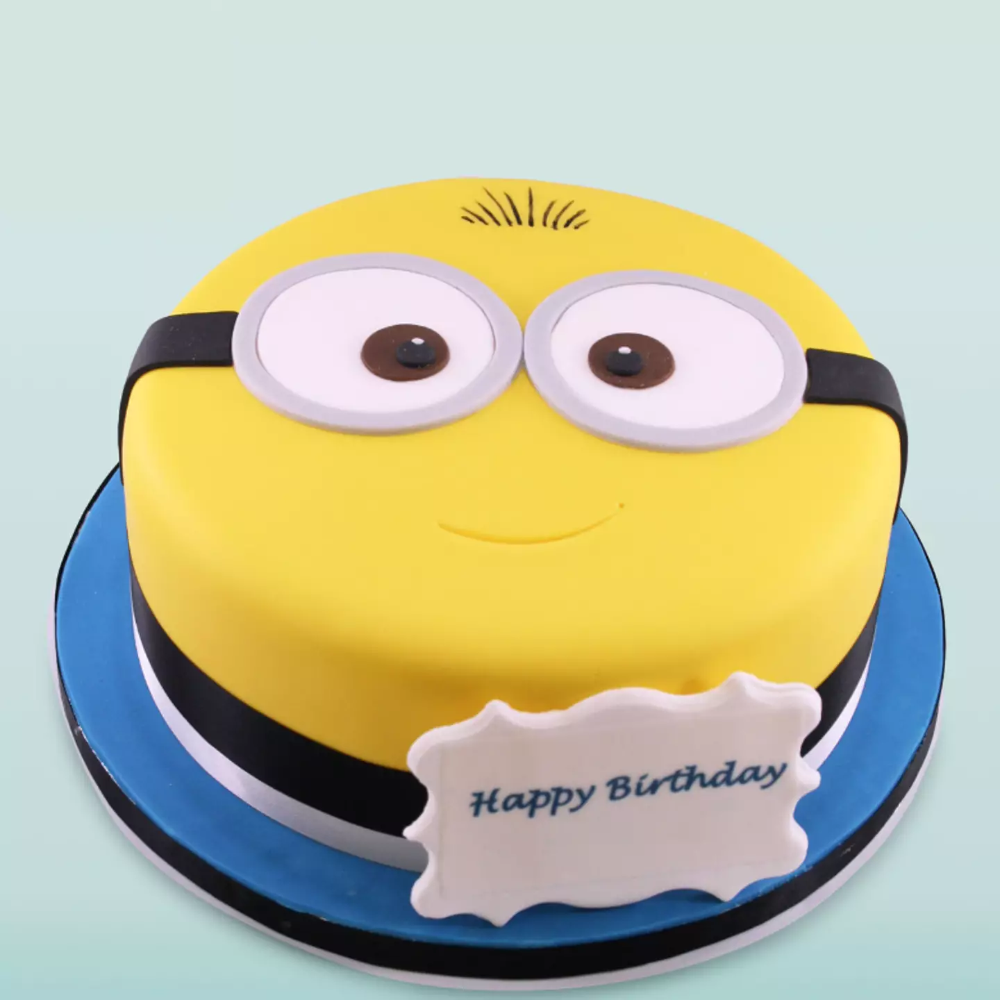 This is what one could reasonably expect a Minion cake to look like.
