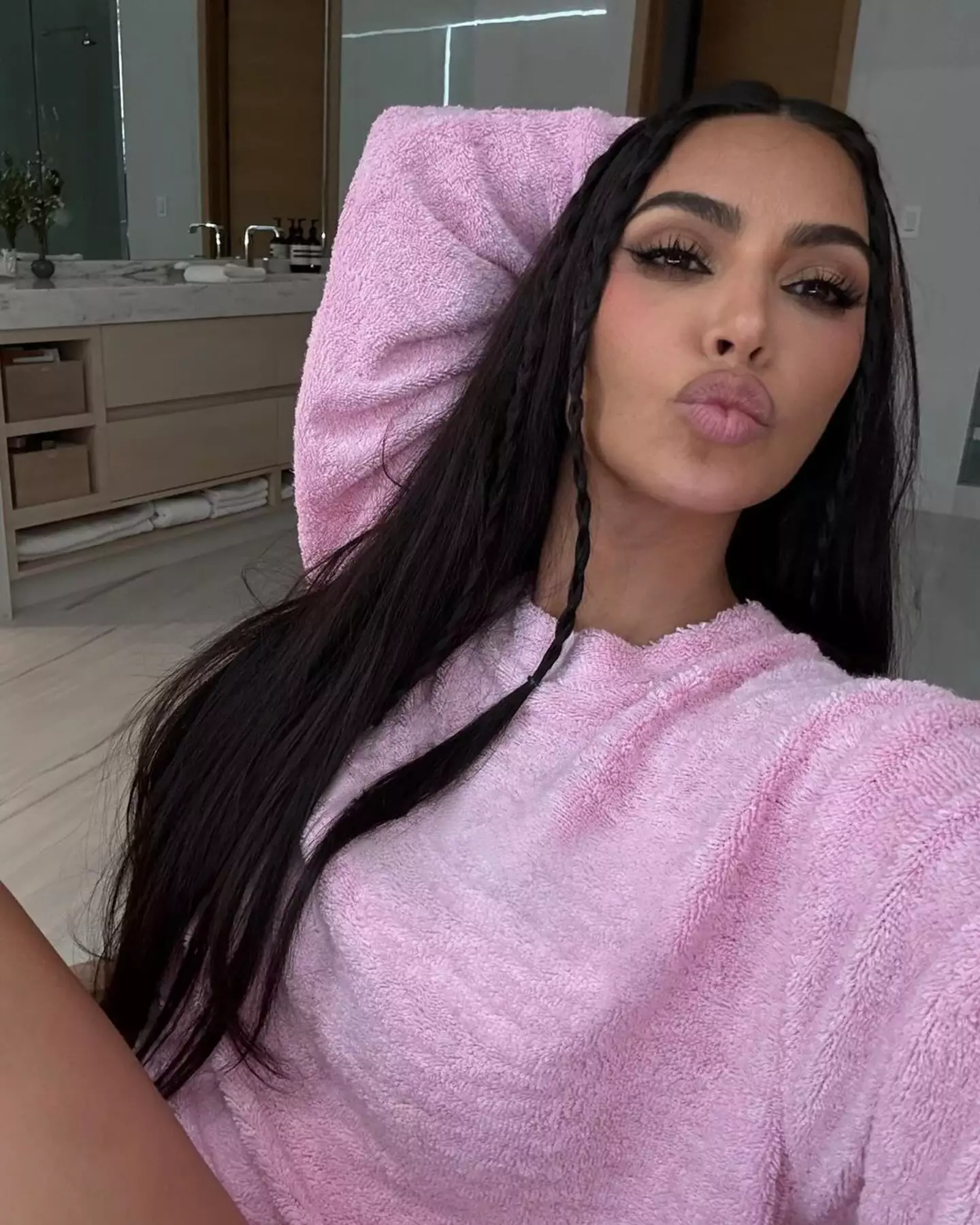 Kim Kardashian's latest photo dump could be proof of a major Y2K making a comeback (Instagram/@kimkardashian)