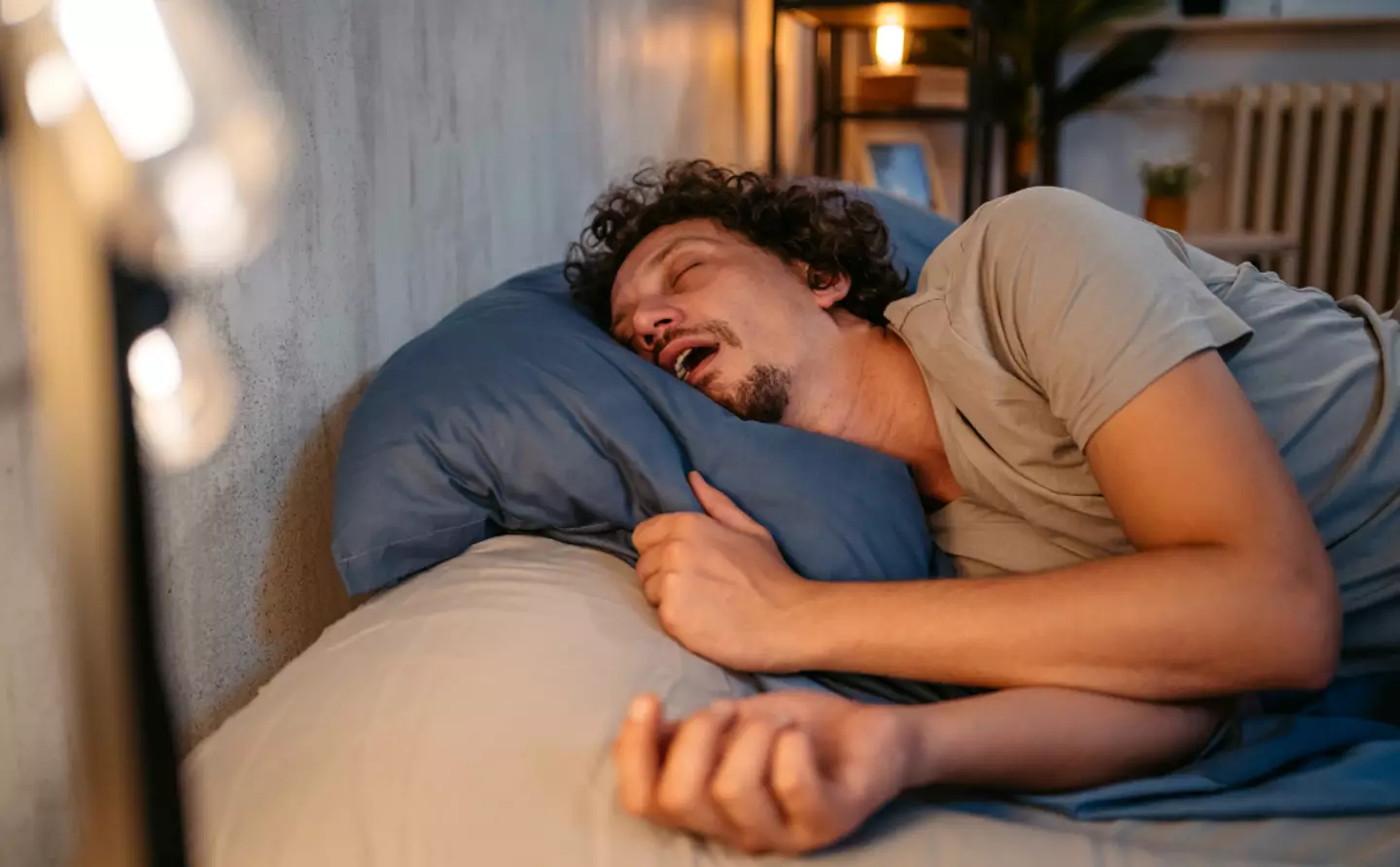 The three key snoring signs could be a sign of something more serious (Getty)
