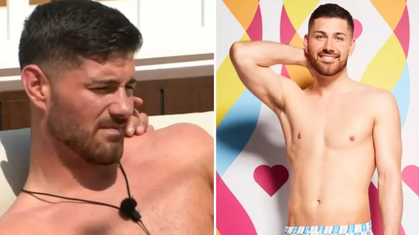Love Island viewers spot mysterious hand on Scott's shoulder during chat