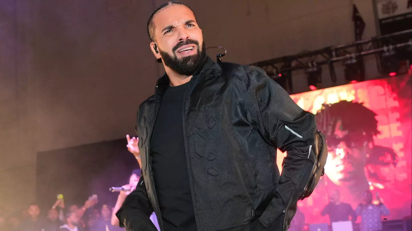 Drake finally reveals truth behind viral six-pack selfie following Photoshop and plastic surgery accusations
