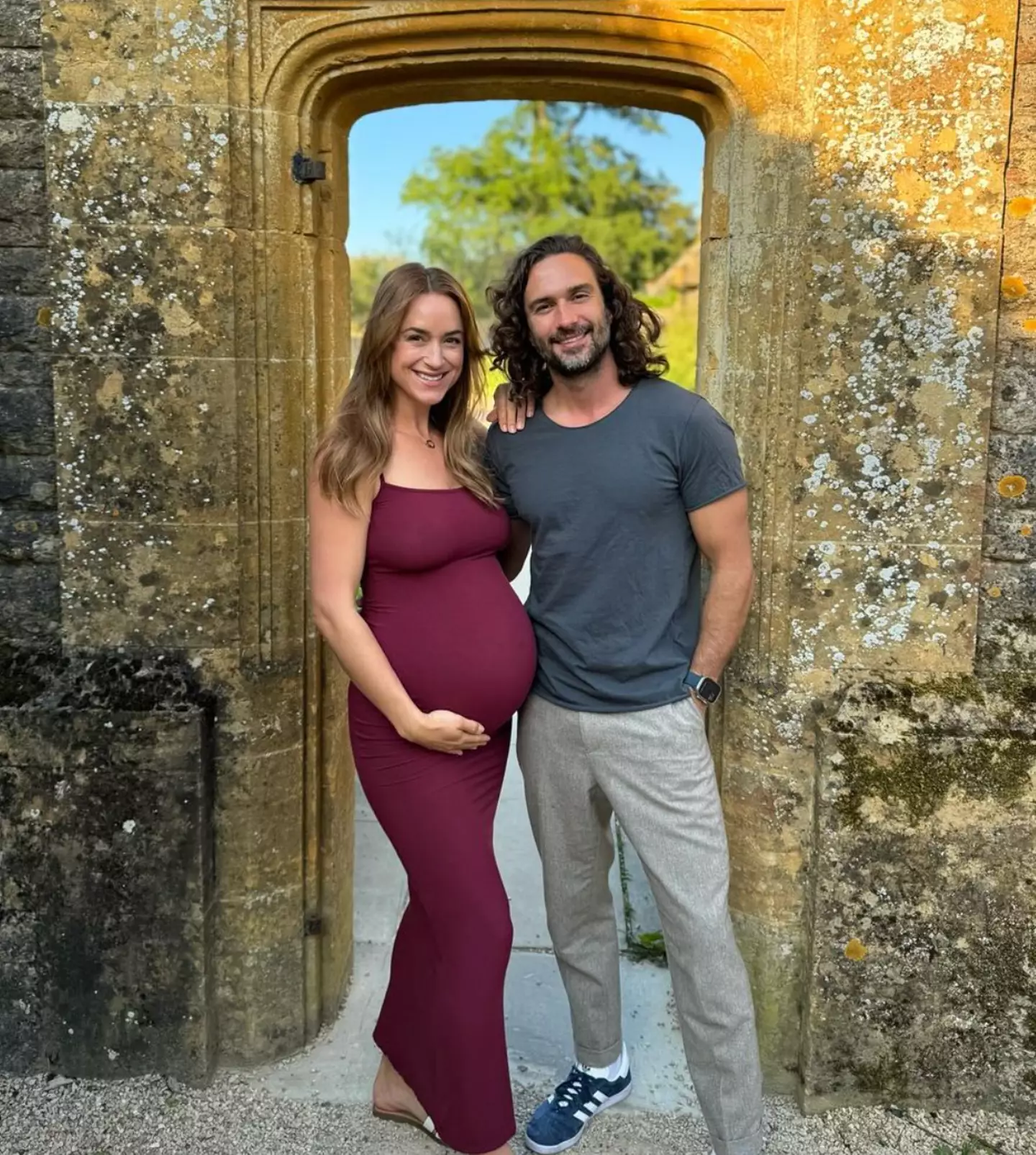 Joe Wicks with wife Rosie. (Instagram/@thebodycoach)