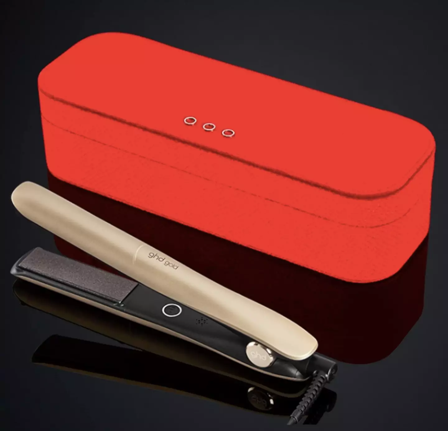 This styling set comes with a must-have case.