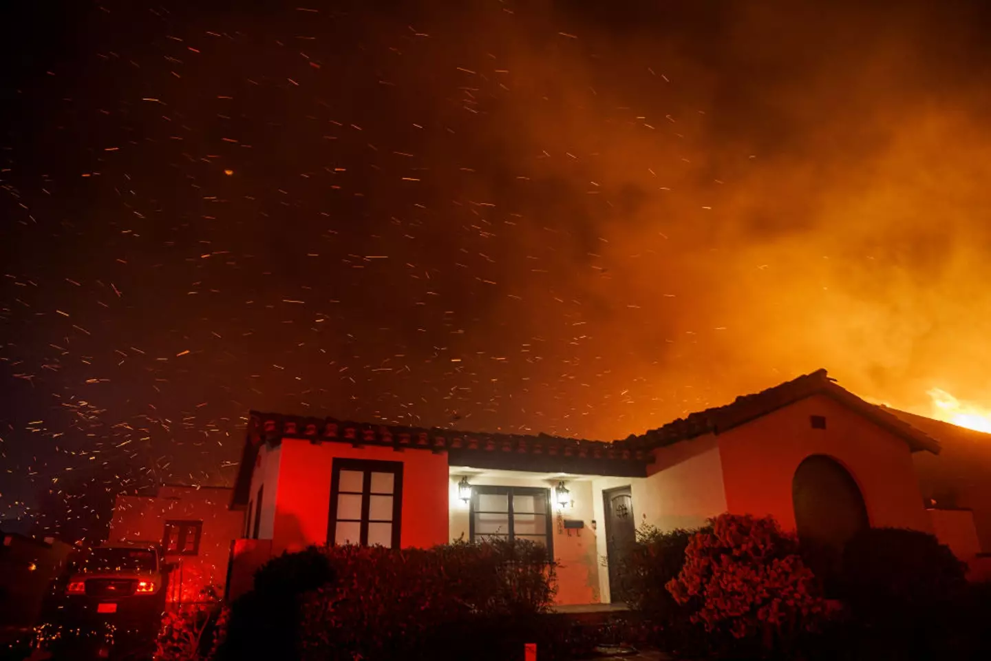 People have been fleeing their homes (Gina Ferazzi / Los Angeles Times via Getty Images)