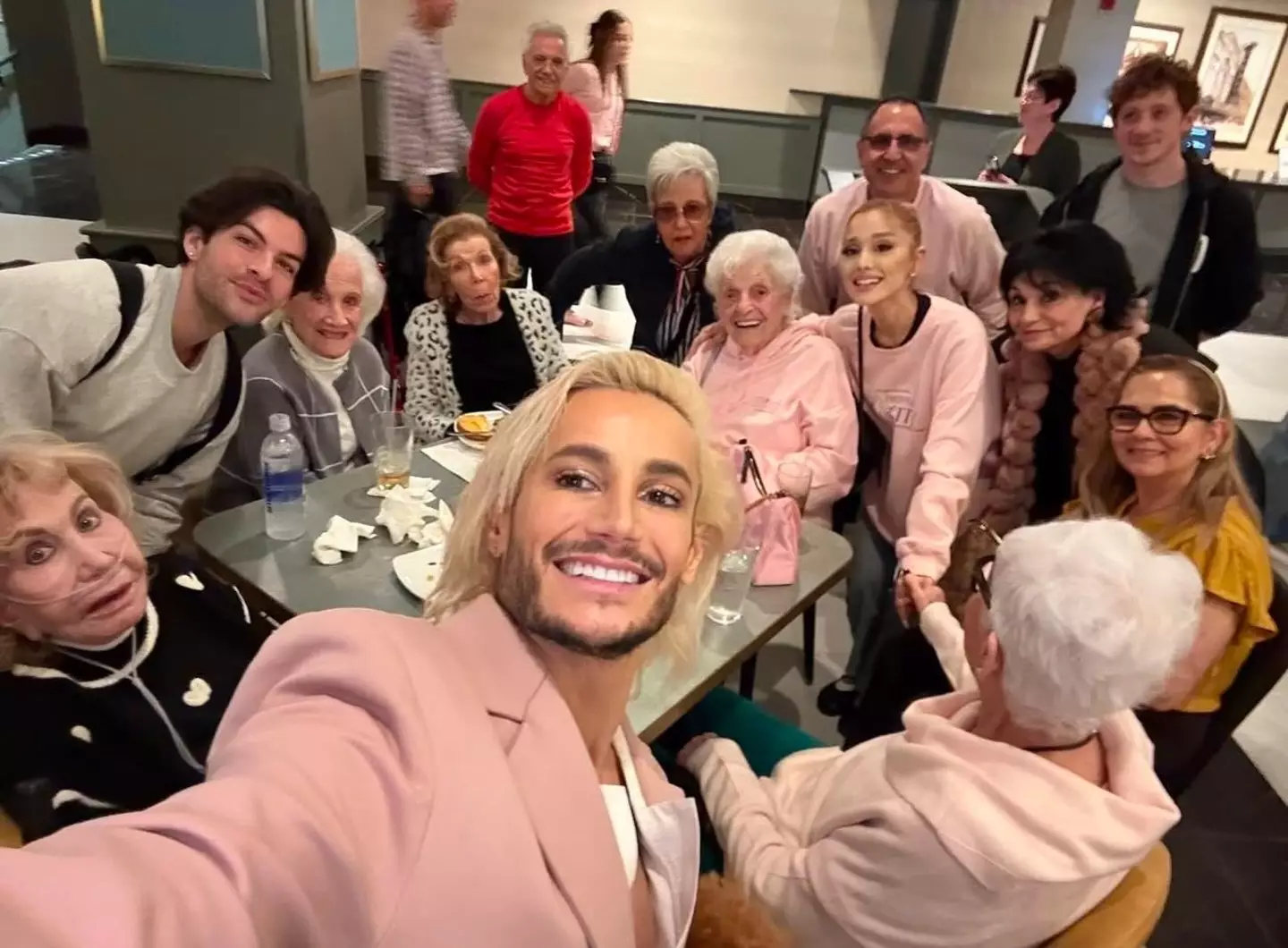 Ethan Slater was pictured among Ariana Grande's family (X/@ariseternalsun)