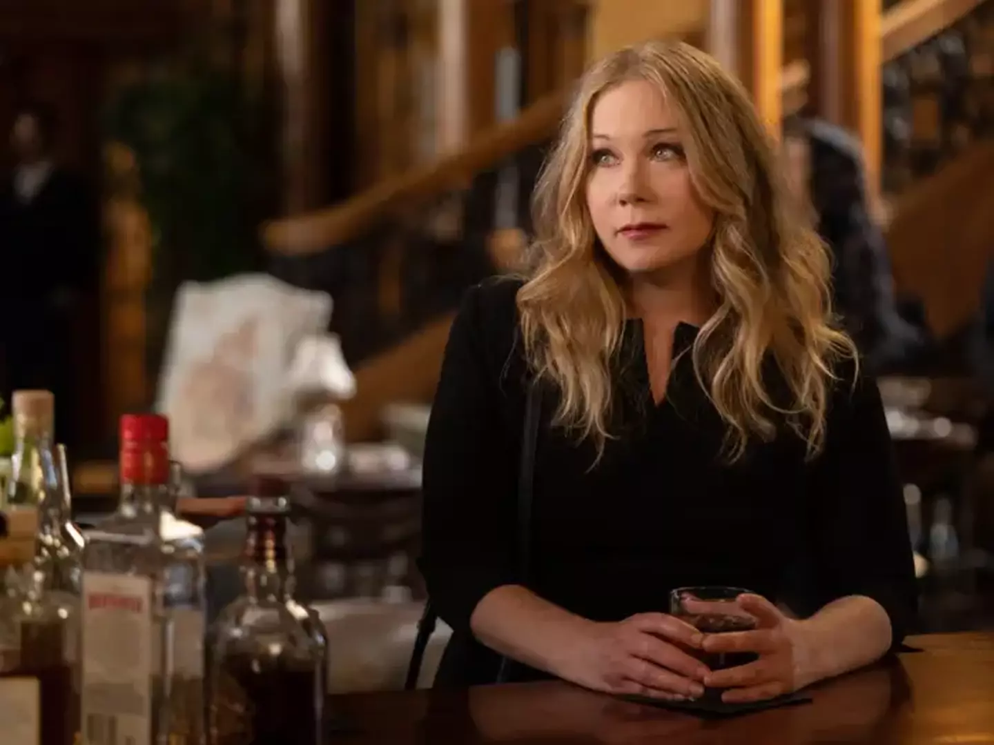 Applegate in Netflix's Dead to Me. (Netflix)