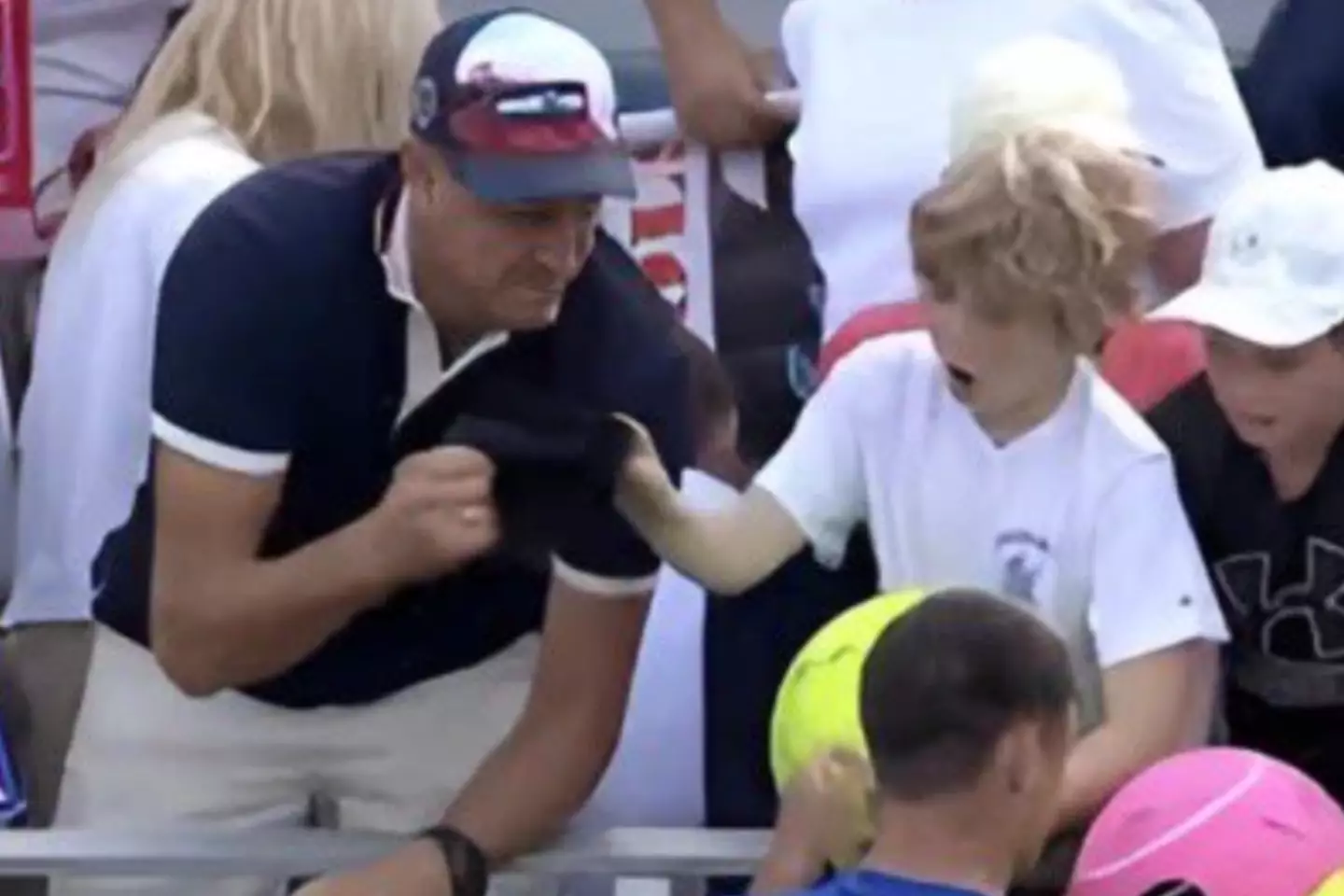 Polish millionaire CEO, Piotr Szczerek, has issued his latest apology after taking a hat from a child at the US Open last week (28 August) (Eurosport)
