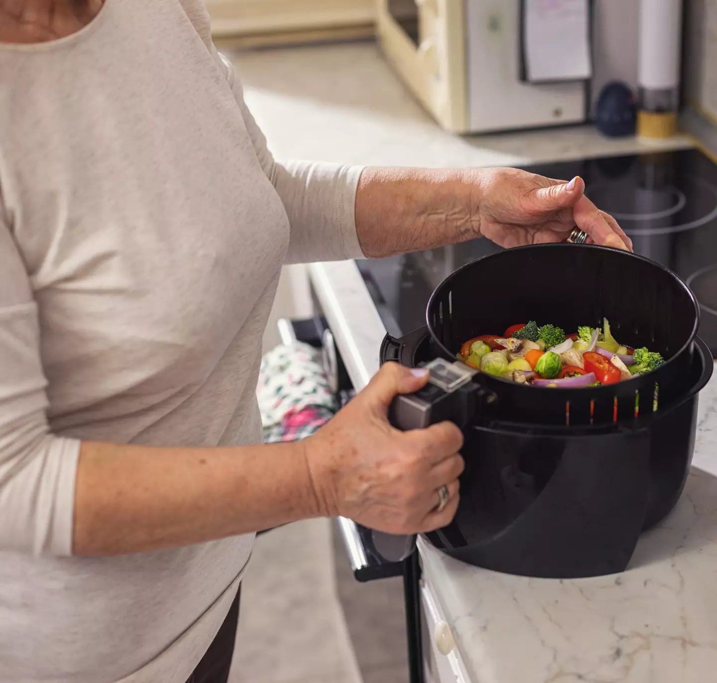 It doesn't matter if you don't use oil - you still need to scrub it! (Getty Stock Images)