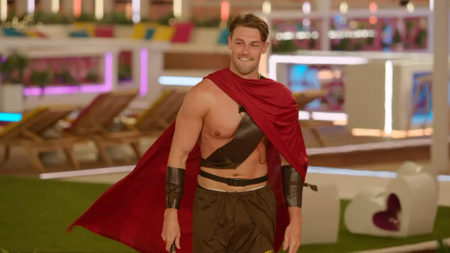 The islanders take part in the heart rate challenge.