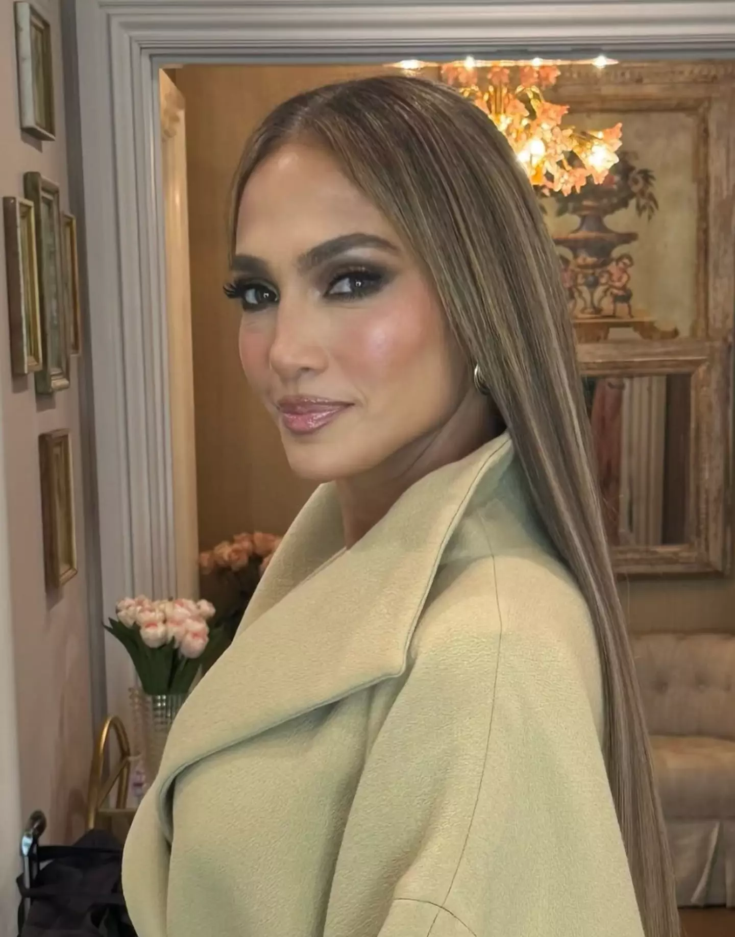 Fans were stunned after seeing J Lo's new look (Instagram/@jlo)
