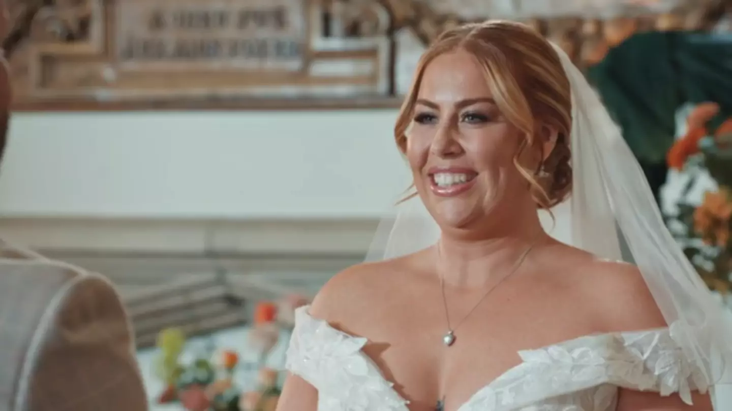 Polly wants to give it a go (E4)