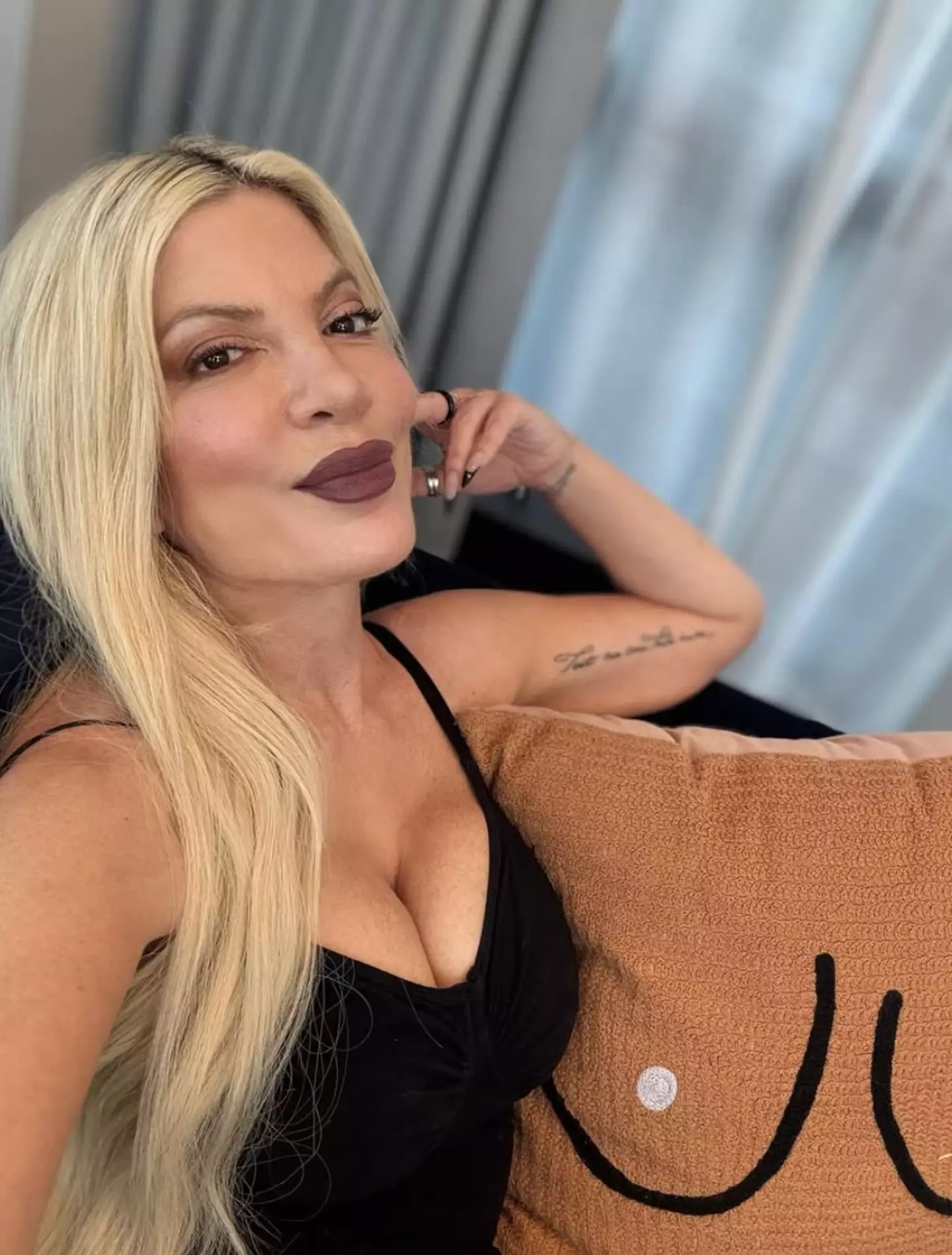 Spelling claimed she drank water whilst pregnant (Instagram/@torispelling)