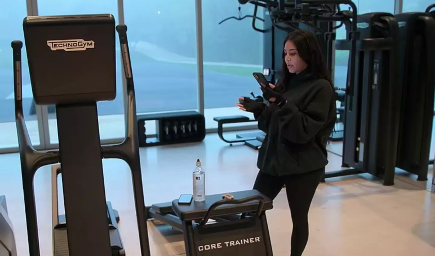 Kim desperately tries to get in touch with Khloe.