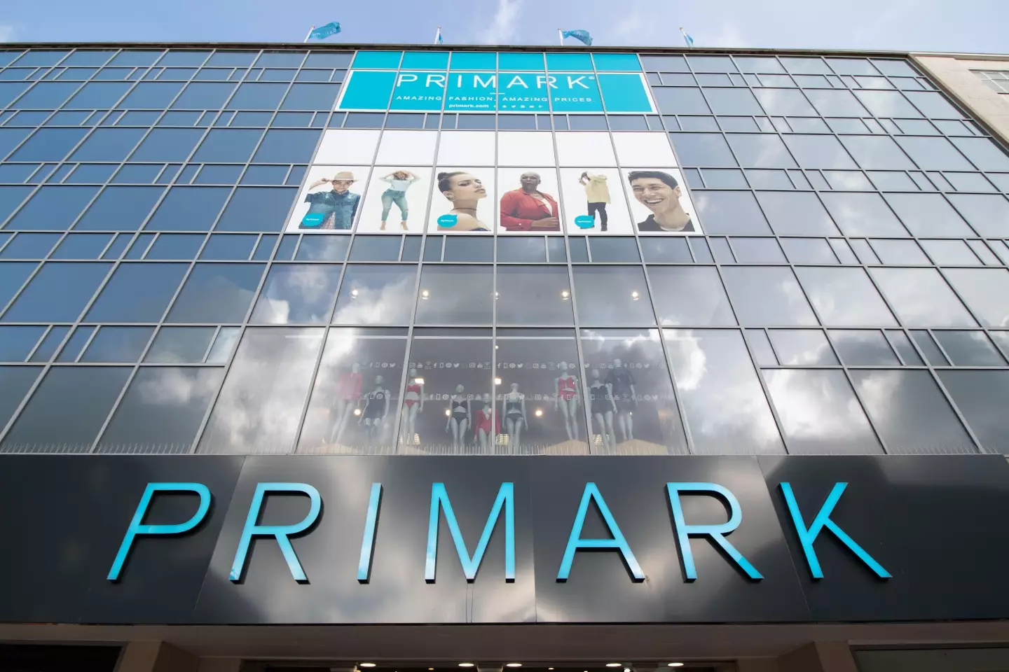 Primark will reintroduce fitting rooms for women.
