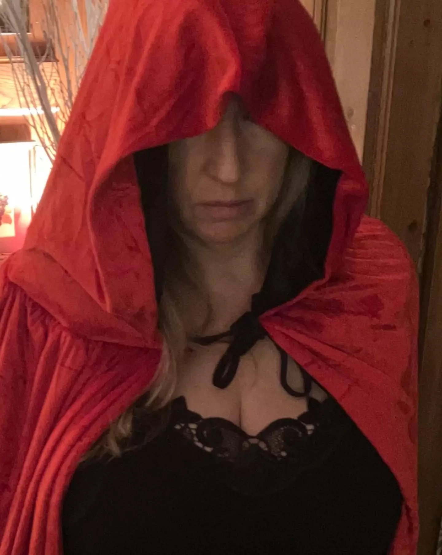 Victoria Coren wore a cloak and explained why on social media.