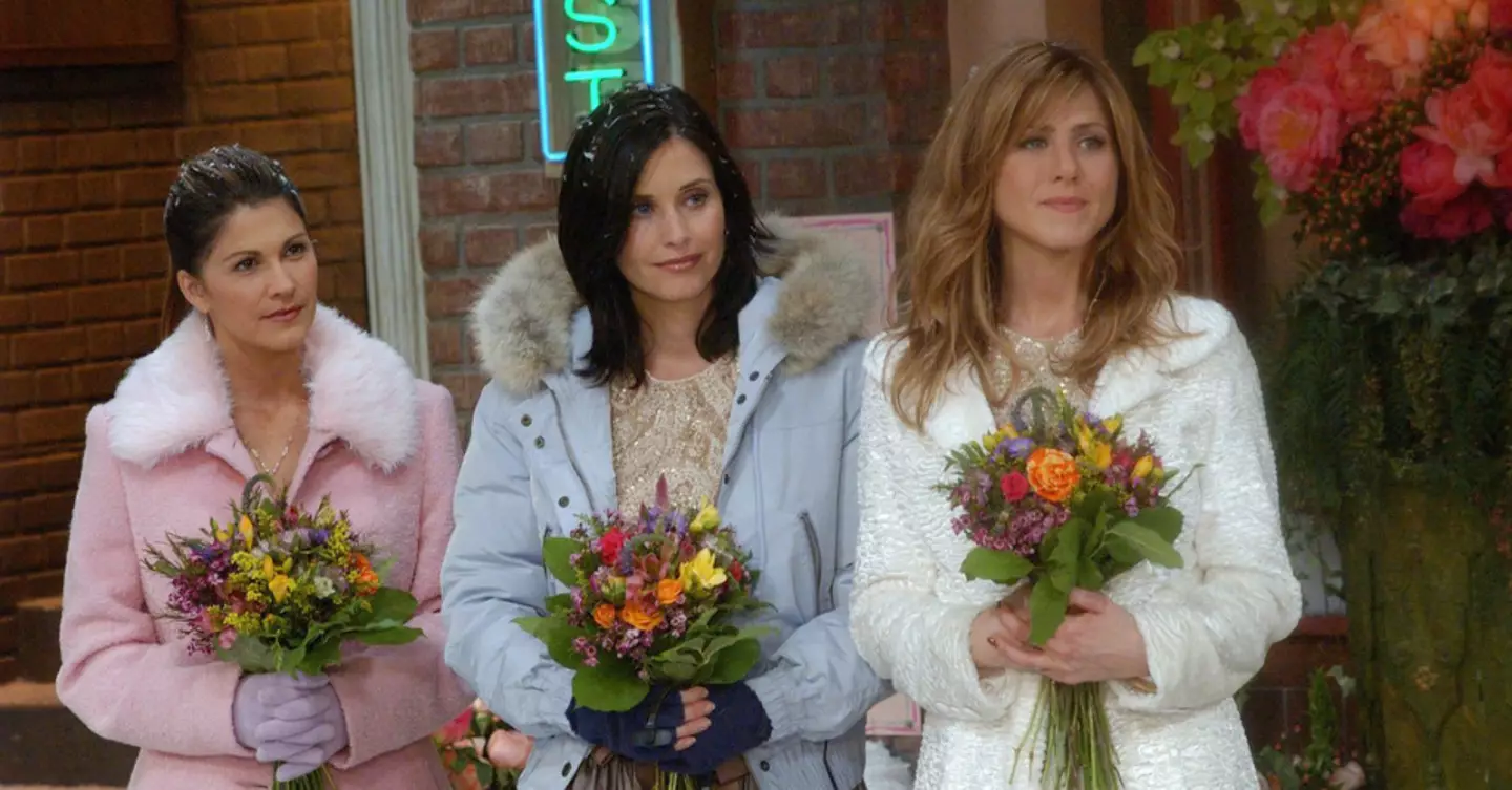 Did you notice Phoebe's third bridesmaid?