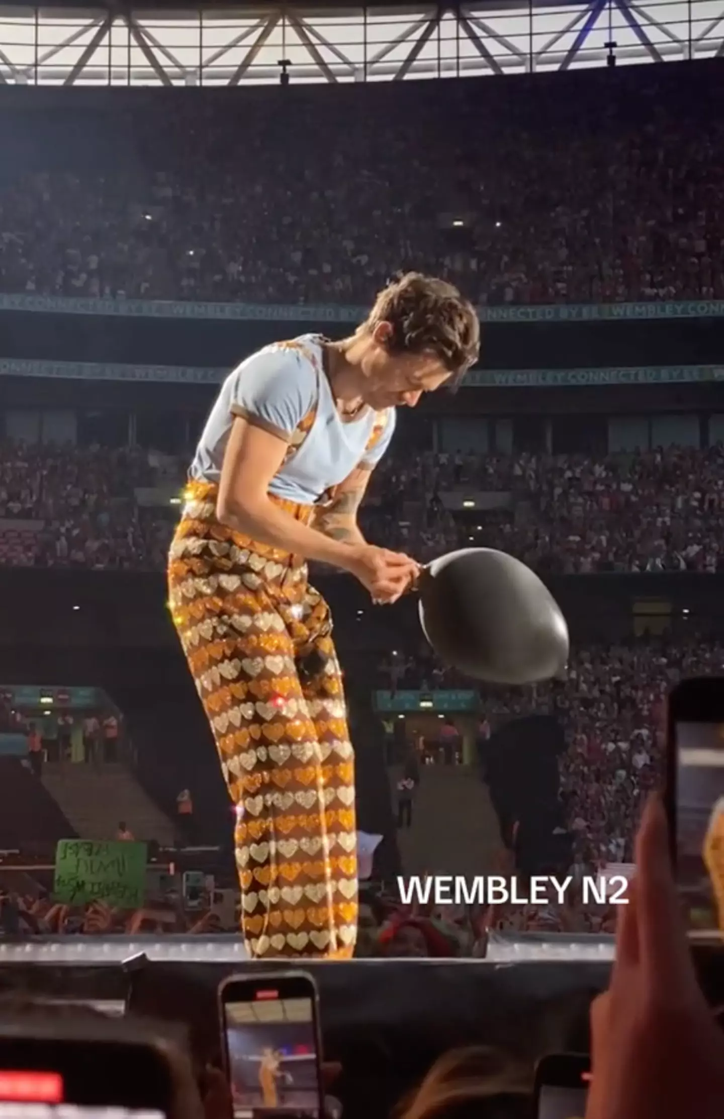 The singer surprised fans with the adorable moment.