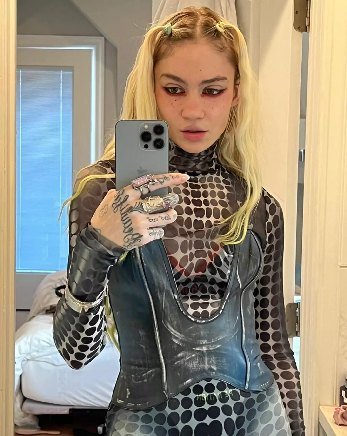 The 36-year-old took to Twitter to share her apology and the 'big lesson' she learnt from the ordeal. (Instagram/@grimes)