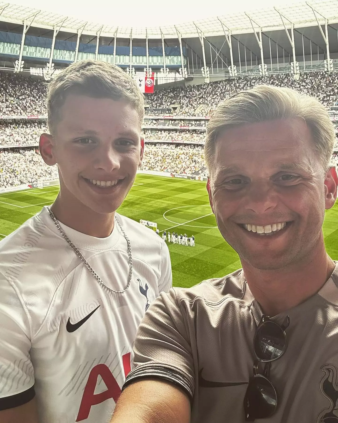 People are calling father-son duo Jeff and Freddie Brazier 'twins'.