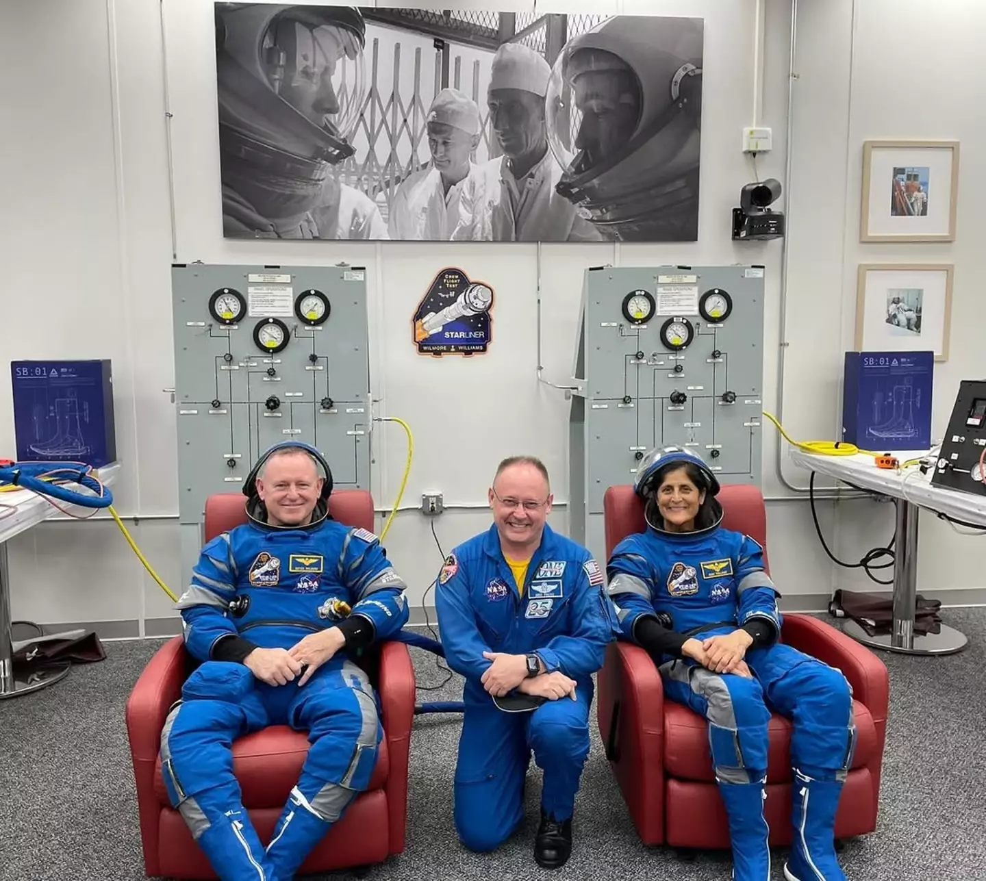 Williams and Wilmore last April before they set off (Instagram/@nasaastronauts)