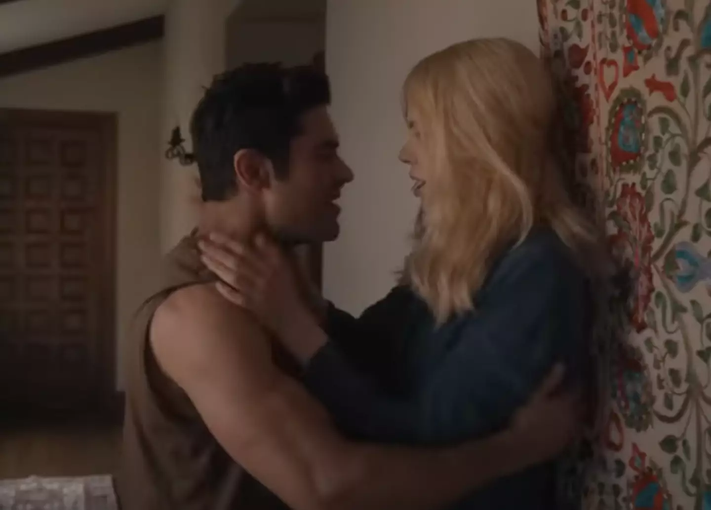 Kidman and Efron's characters strike up a relationship in the movie. (Netflix)