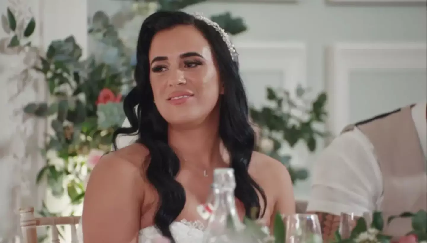 It appears Adam has a thing for Lacey Martin. (E4)