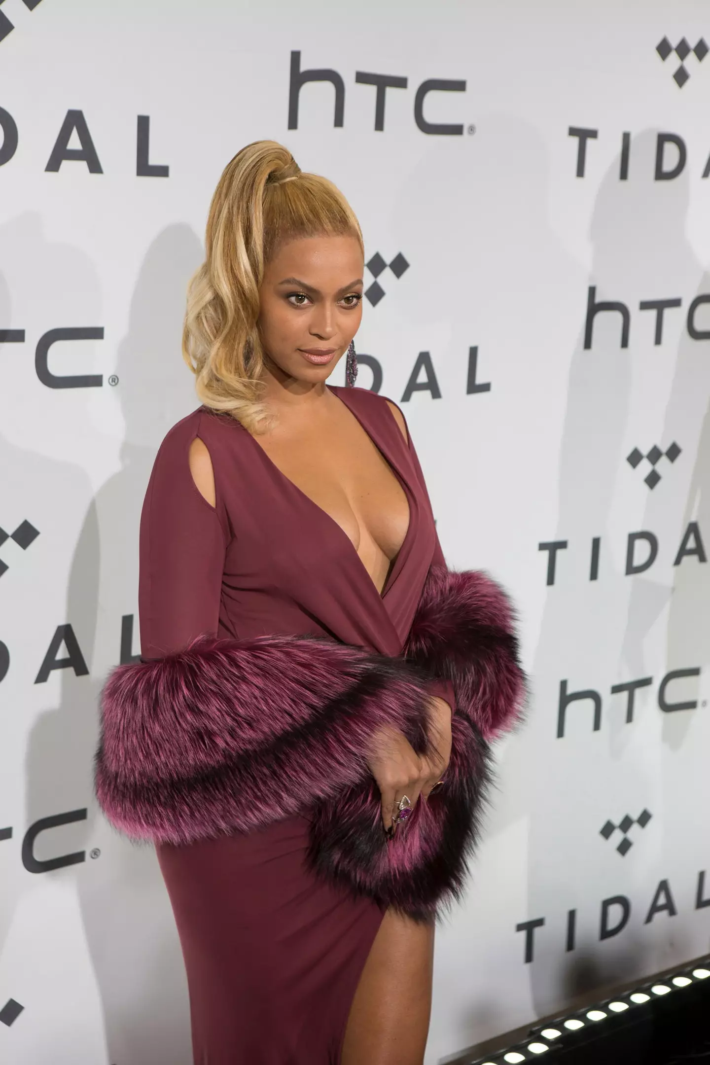 The only other bespoke version of the coat belongs to none other than Beyoncé. [