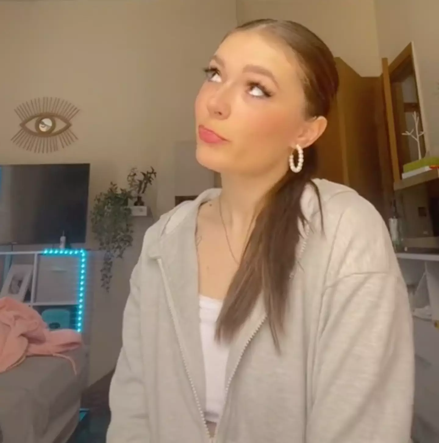The TikTok user used a thoughtful way of exposing her bf (