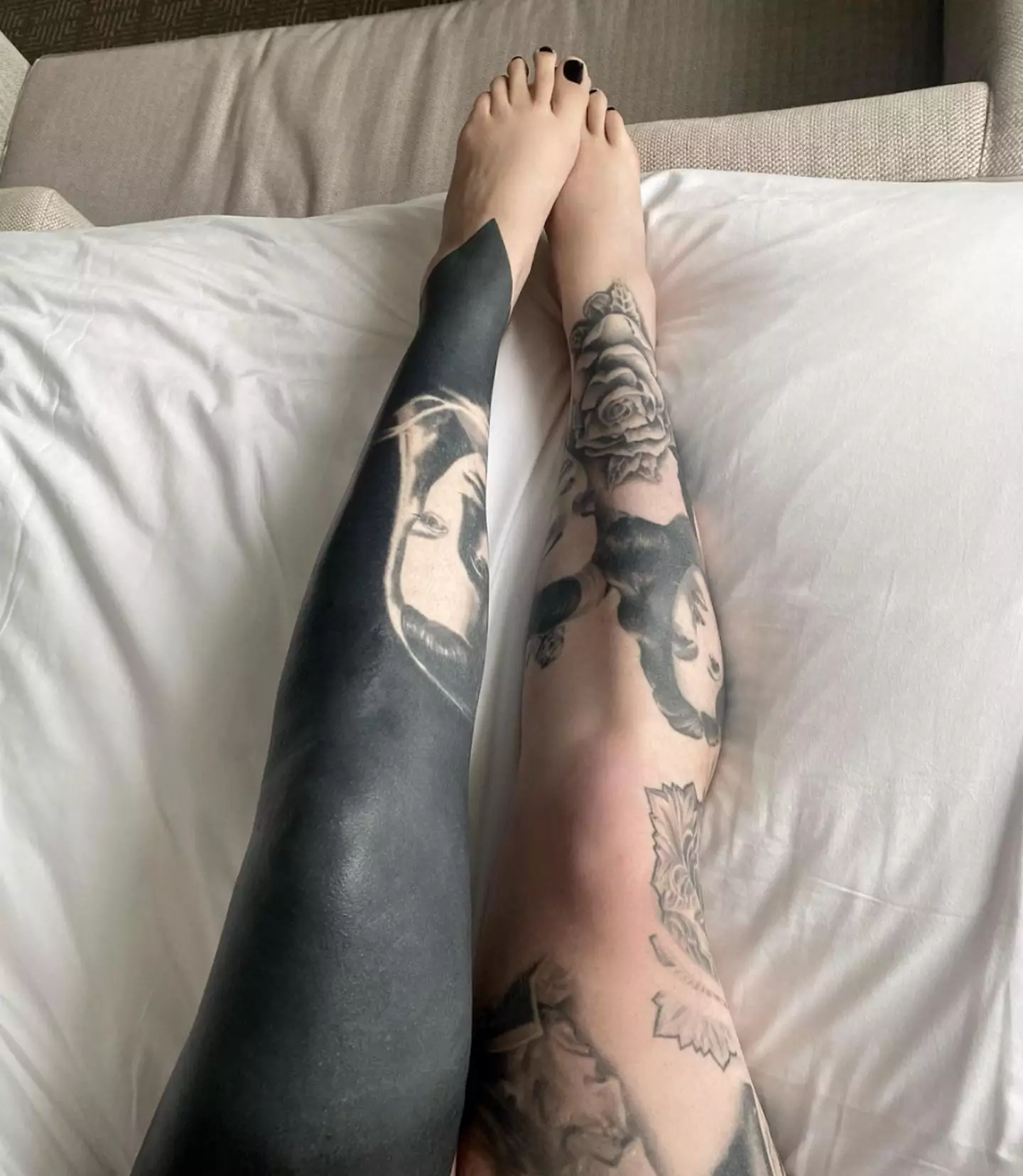 Von D also covered the tattoos on her leg.