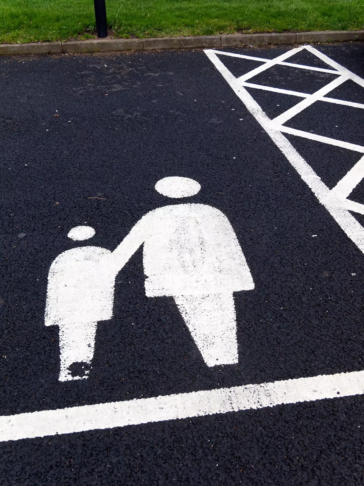 The are specific rules for parent and child parking spaces.