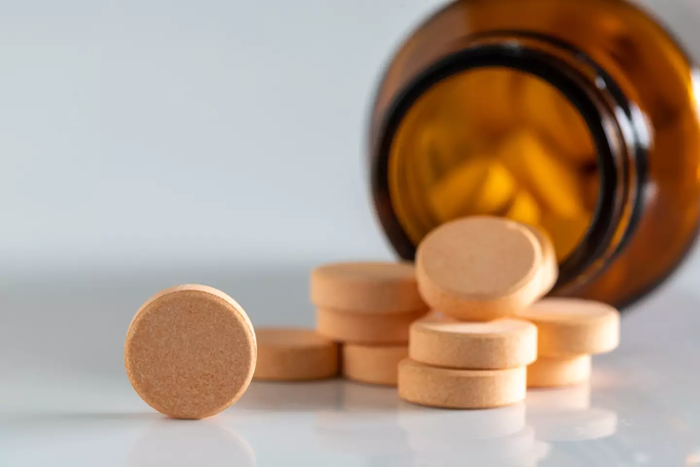 One supplement type has prompted a stern warning from the NHS (Akaradech Pramoonsin/Getty)